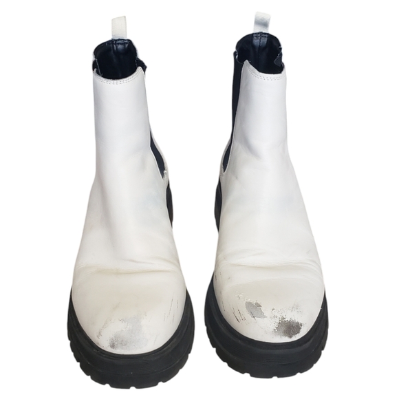 Marc Fisher Pirro Ivory Leather Round Toe Pull On Lug Sole Chelsea Women Sz 10M - Picture 2 of 12